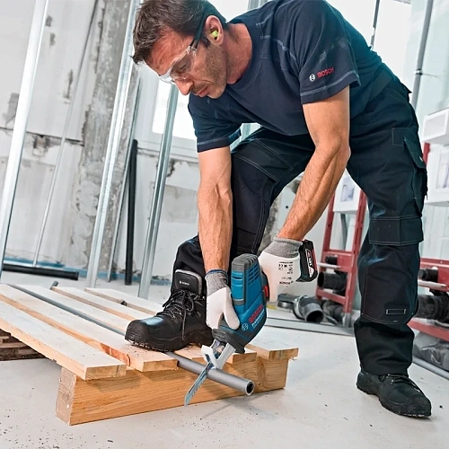 Пила сабельная аккумуляторная BOSCH GSA 18 V-LI 06016A5002