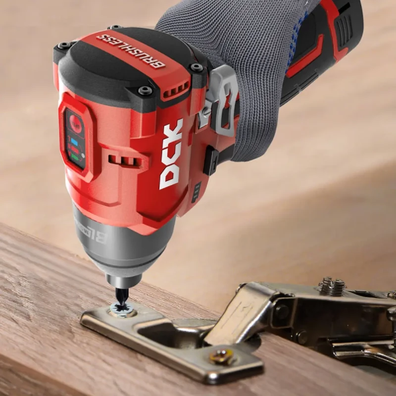 Дрель-шуруповерт аккум DCK KDPL04-8 Impact, HEX, 10.8в, 2*2а/ч, кейс, 140нм
